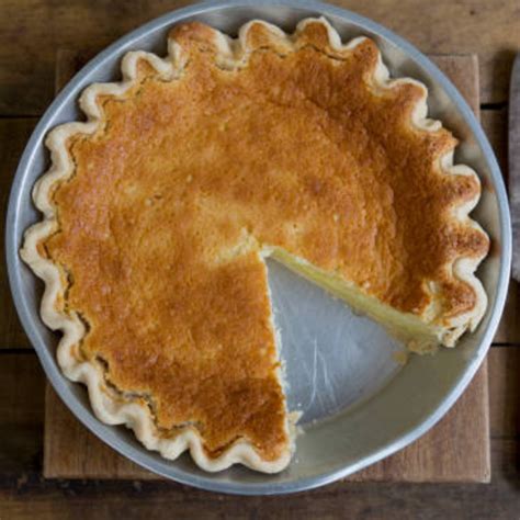 What does buttermilk pie taste like?
